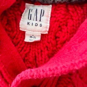 Red Christmas or Valentines winter sweater! Gap Kids. Size Small (6/7)